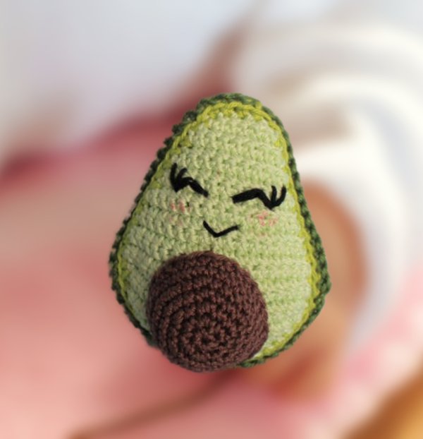 Bio gehäkelte Baby Rassel Avocado